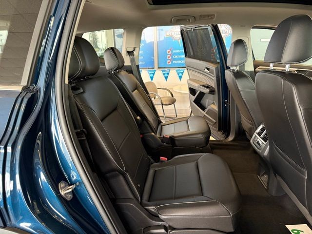 Volkswagen Atlas Vehicle Full-screen Gallery Image 23