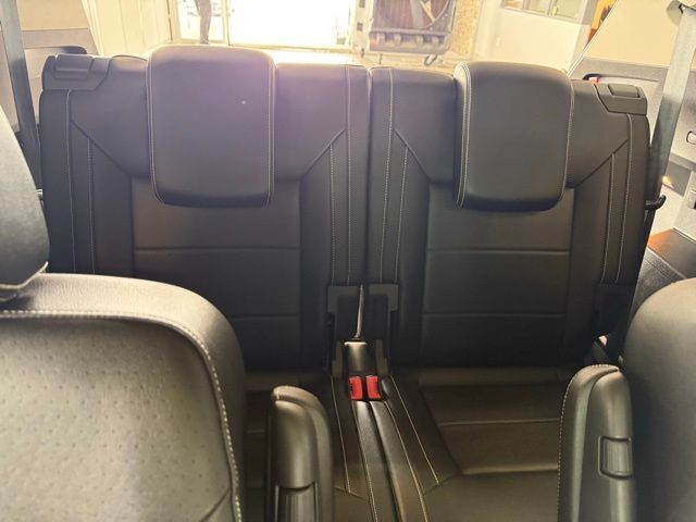 Volkswagen Atlas Vehicle Full-screen Gallery Image 24