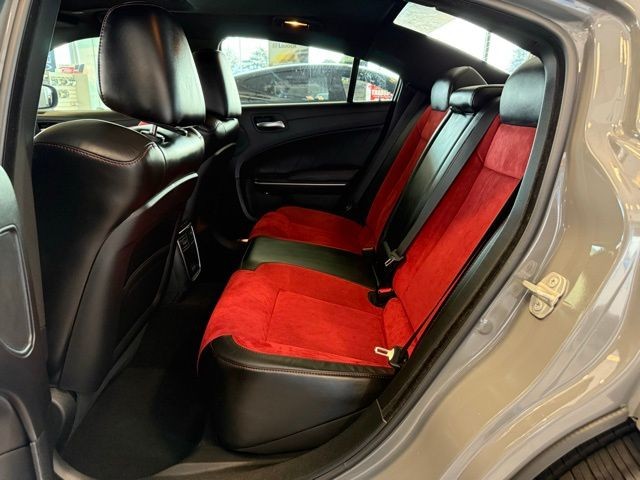 Dodge Charger Vehicle Full-screen Gallery Image 21