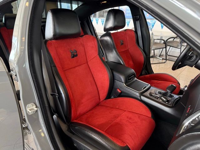 Dodge Charger Vehicle Full-screen Gallery Image 26