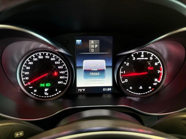 Mercedes-Benz GLC Vehicle Full-screen Gallery Image 13