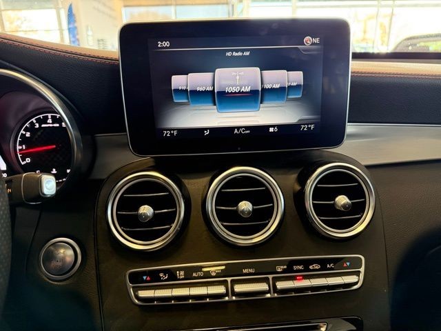 Mercedes-Benz GLC Vehicle Full-screen Gallery Image 15