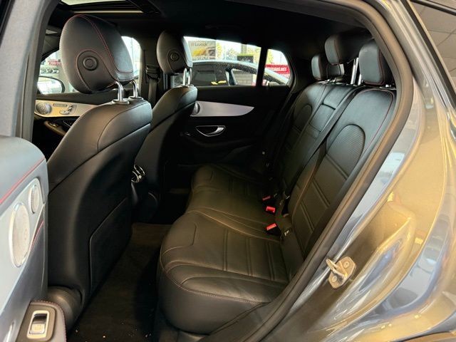 Mercedes-Benz GLC Vehicle Full-screen Gallery Image 21