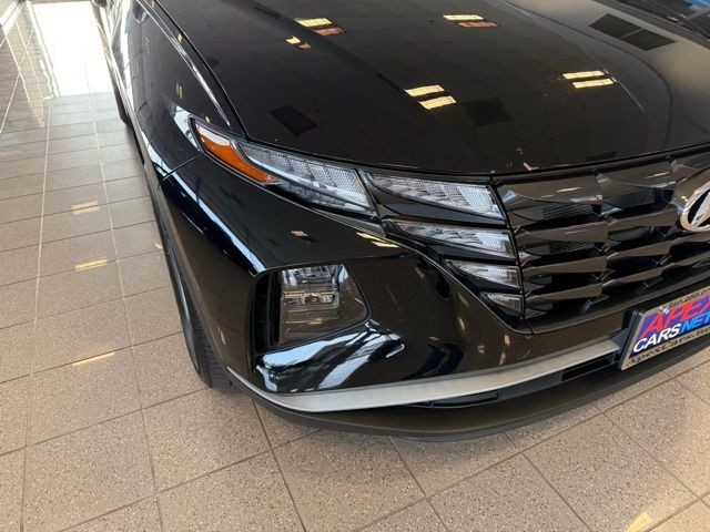 Hyundai Tucson Hybrid Vehicle Full-screen Gallery Image 08