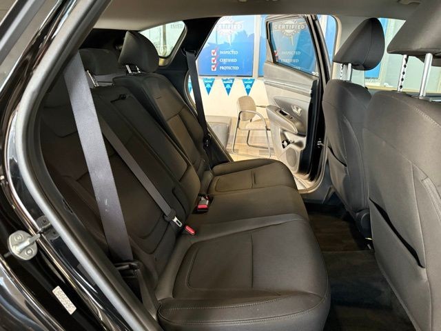 Hyundai Tucson Hybrid Vehicle Full-screen Gallery Image 23