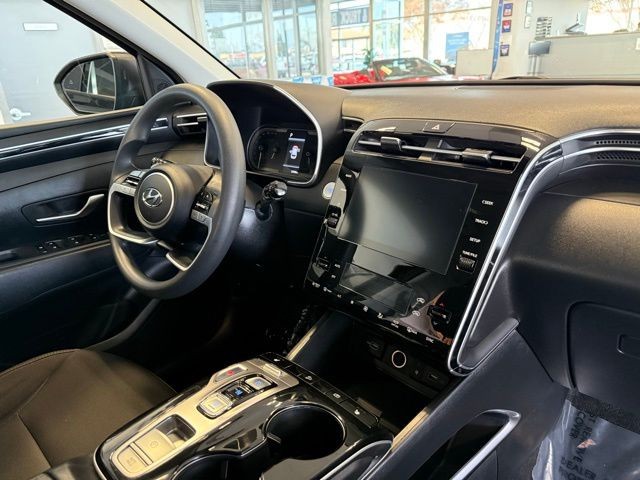 Hyundai Tucson Hybrid Vehicle Full-screen Gallery Image 27