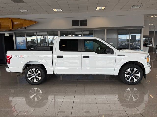 Ford F-150 Vehicle Full-screen Gallery Image 02