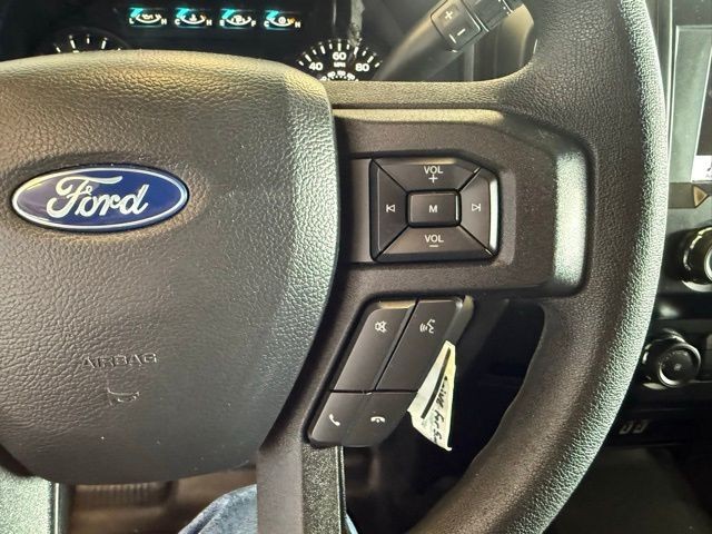Ford F-150 Vehicle Full-screen Gallery Image 16
