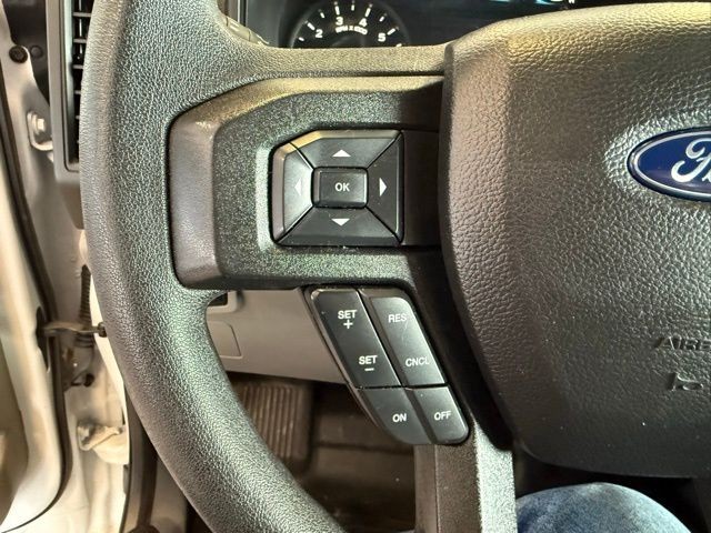 Ford F-150 Vehicle Full-screen Gallery Image 17