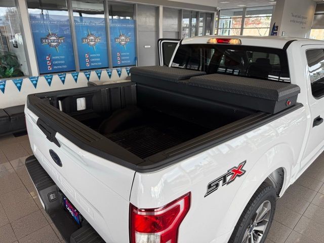 Ford F-150 Vehicle Full-screen Gallery Image 21