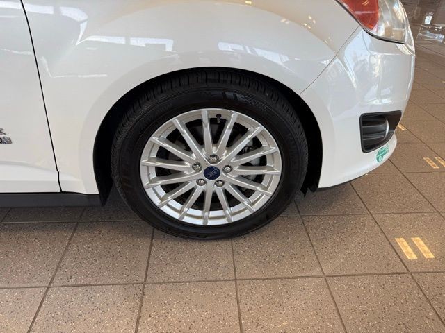 Ford C-Max Energi Vehicle Full-screen Gallery Image 10