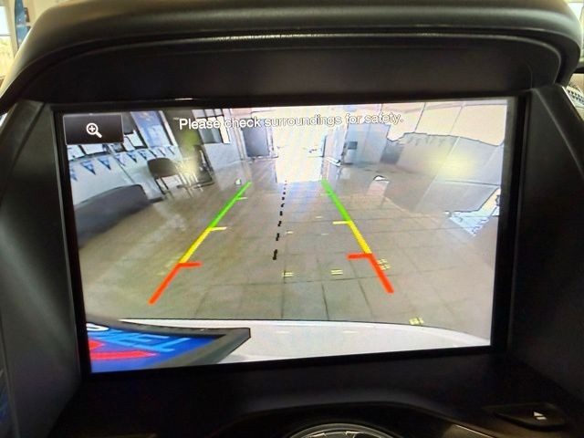 Ford C-Max Energi Vehicle Full-screen Gallery Image 14