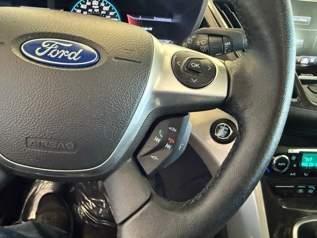 Ford C-Max Energi Vehicle Full-screen Gallery Image 17