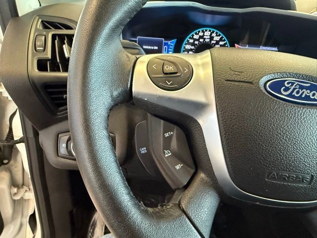 Ford C-Max Energi Vehicle Full-screen Gallery Image 18