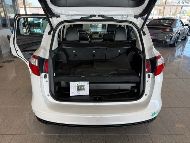 Ford C-Max Energi Vehicle Full-screen Gallery Image 22