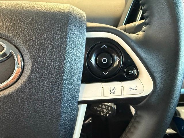 Toyota Prius Prime Vehicle Full-screen Gallery Image 16