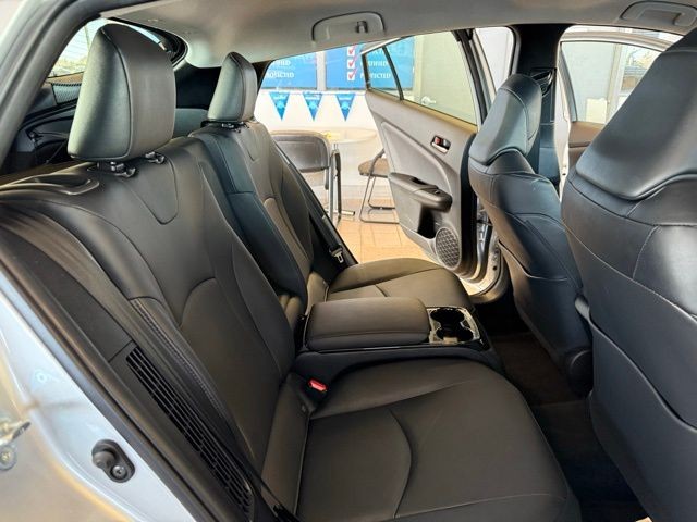 Toyota Prius Prime Vehicle Full-screen Gallery Image 22