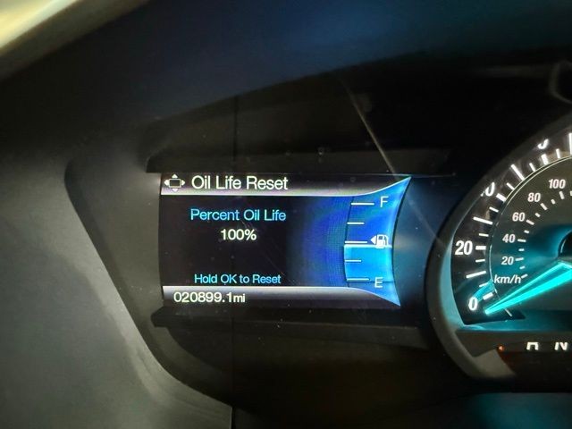 Ford Fusion Vehicle Full-screen Gallery Image 12