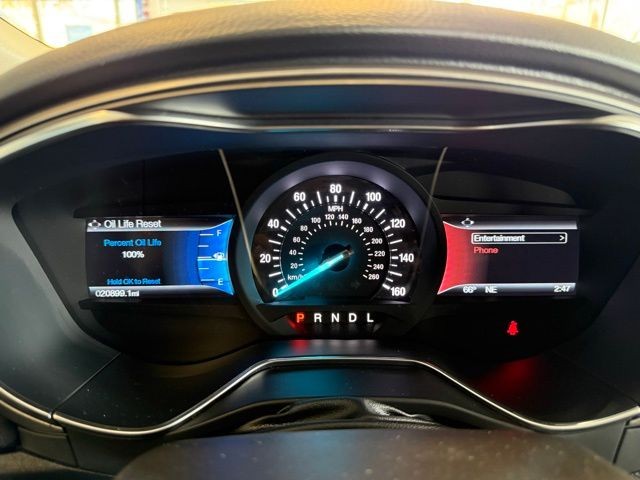 Ford Fusion Vehicle Full-screen Gallery Image 13