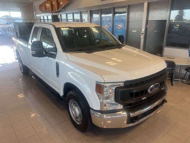 Ford Super Duty F-250 SRW Vehicle Full-screen Gallery Image 04