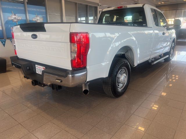 Ford Super Duty F-250 SRW Vehicle Full-screen Gallery Image 06