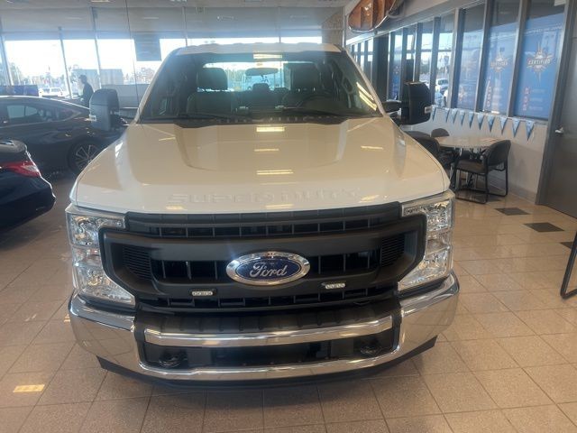 Ford Super Duty F-250 SRW Vehicle Full-screen Gallery Image 15