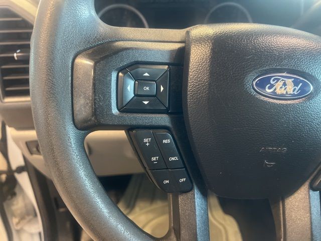 Ford Super Duty F-250 SRW Vehicle Full-screen Gallery Image 20