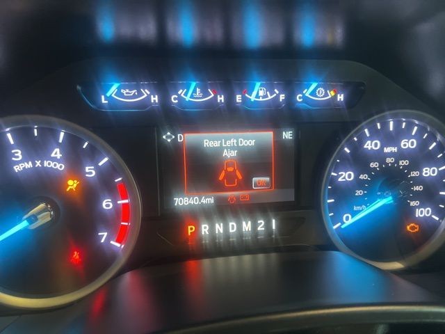 Ford Super Duty F-250 SRW Vehicle Full-screen Gallery Image 22