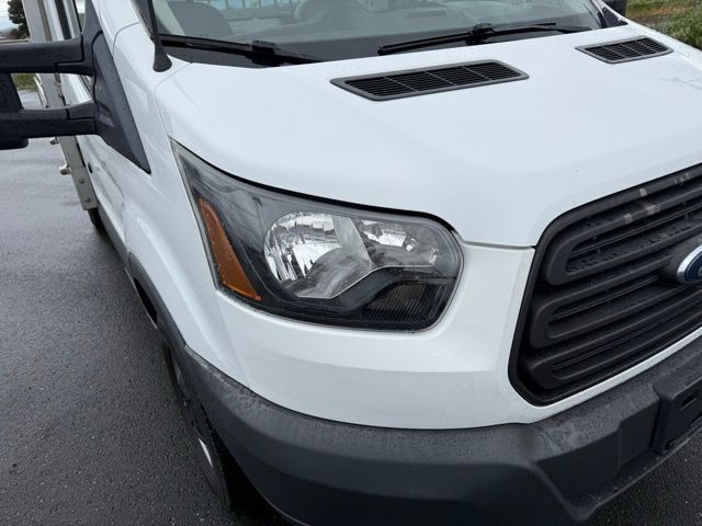 Ford Transit Chassis Vehicle Full-screen Gallery Image 09