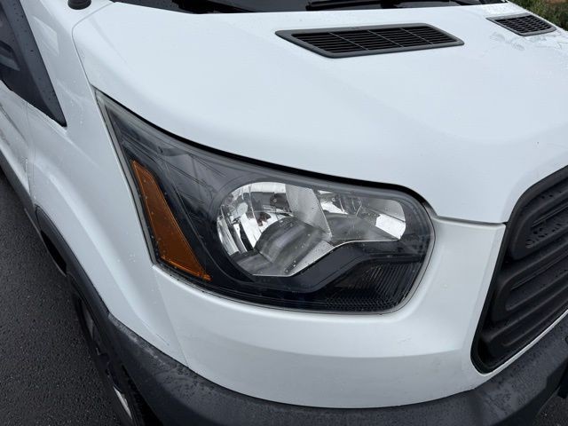 Ford Transit Chassis Vehicle Full-screen Gallery Image 10