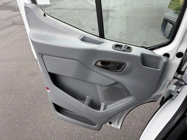 Ford Transit Chassis Vehicle Full-screen Gallery Image 17