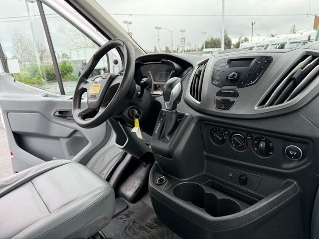 Ford Transit Chassis Vehicle Full-screen Gallery Image 21