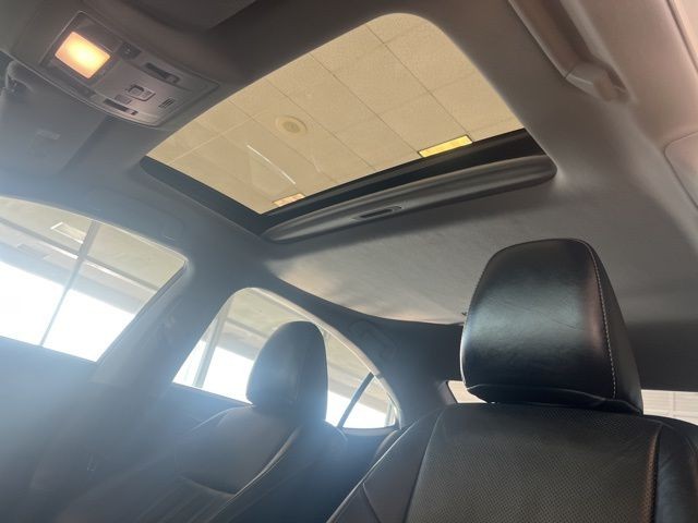 Lexus ES Vehicle Full-screen Gallery Image 35