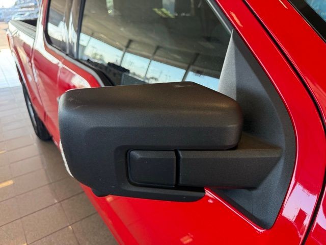 Ford F-150 Vehicle Full-screen Gallery Image 11