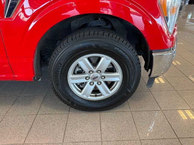 Ford F-150 Vehicle Full-screen Gallery Image 12