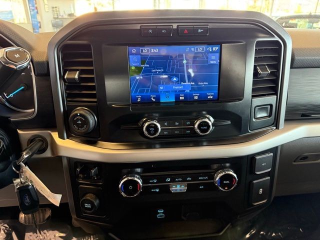 Ford F-150 Vehicle Full-screen Gallery Image 17