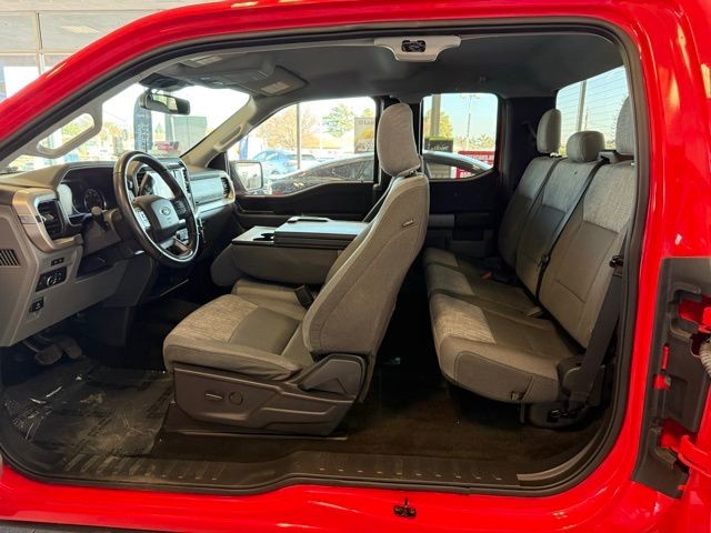 Ford F-150 Vehicle Full-screen Gallery Image 23