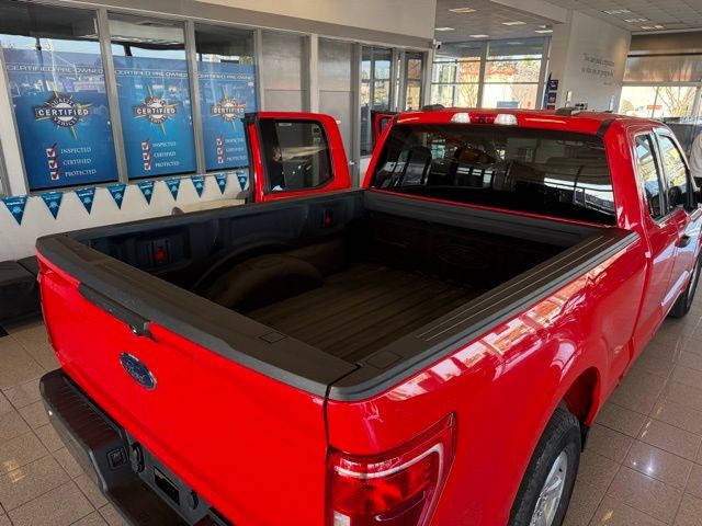 Ford F-150 Vehicle Full-screen Gallery Image 25