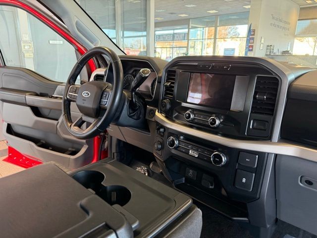 Ford F-150 Vehicle Full-screen Gallery Image 28