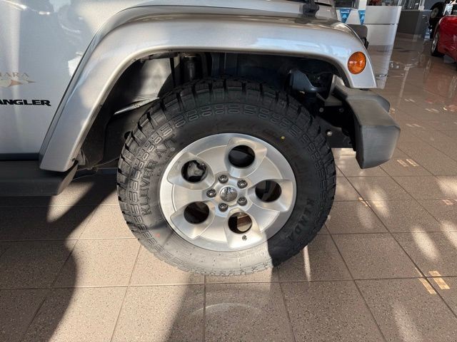 Jeep Wrangler Vehicle Full-screen Gallery Image 10