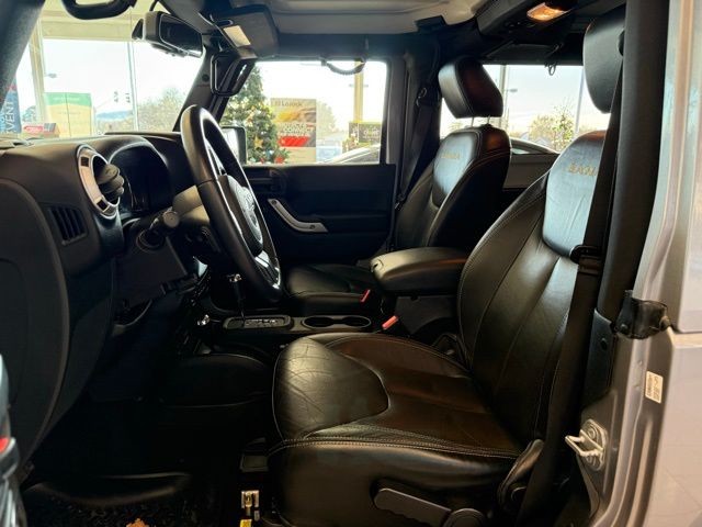 Jeep Wrangler Vehicle Full-screen Gallery Image 20