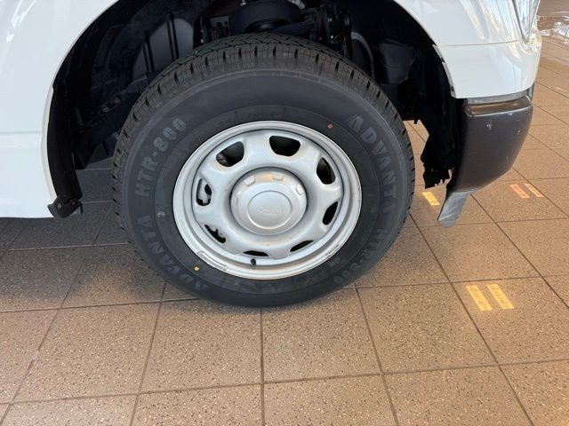 Ford F-150 Vehicle Full-screen Gallery Image 10