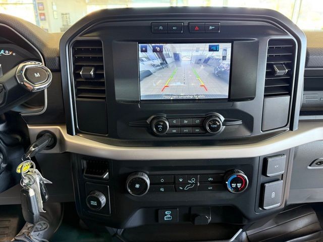 Ford F-150 Vehicle Full-screen Gallery Image 15