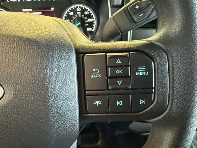 Ford F-150 Vehicle Full-screen Gallery Image 16