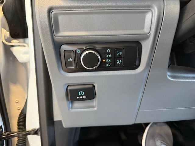 Ford F-150 Vehicle Full-screen Gallery Image 18