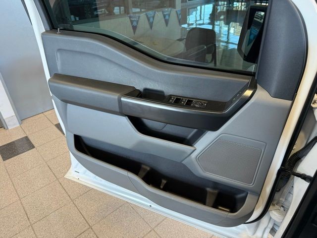 Ford F-150 Vehicle Full-screen Gallery Image 20