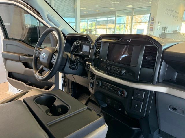 Ford F-150 Vehicle Full-screen Gallery Image 25