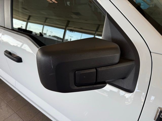 Ford F-150 Vehicle Full-screen Gallery Image 11