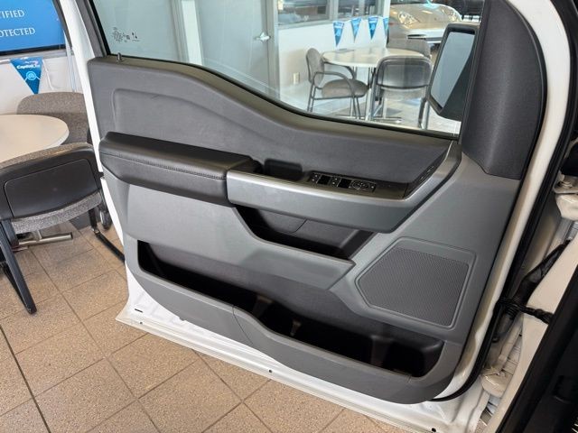 Ford F-150 Vehicle Full-screen Gallery Image 20