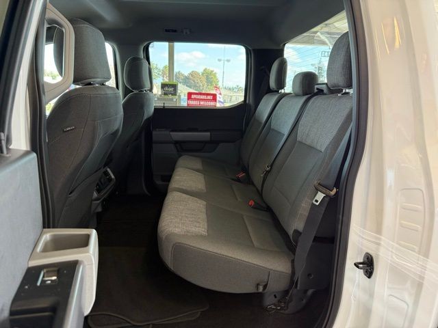 Ford F-150 Vehicle Full-screen Gallery Image 21